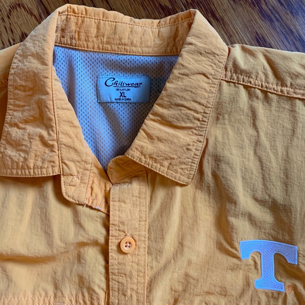 UTK Men’s Chiliwear short sleeve button down